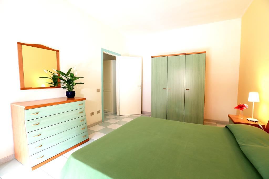 Residence Del Mare Casesicule Santa Maria Del Focallo Chambre photo