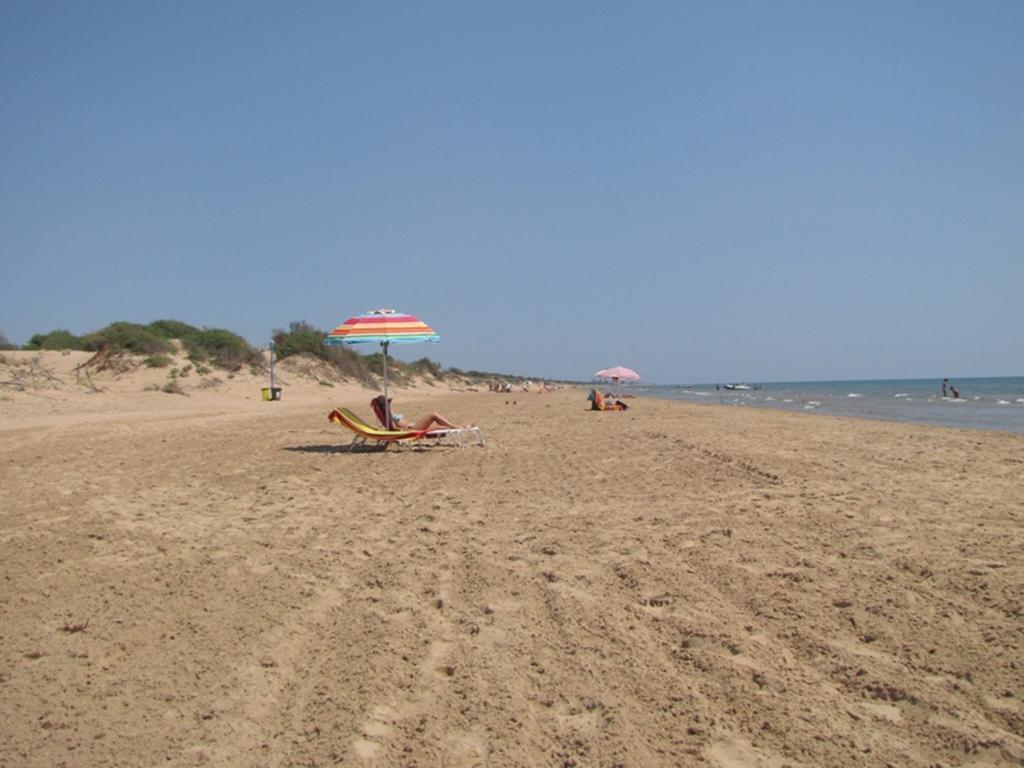 Residence Del Mare Casesicule Santa Maria Del Focallo Chambre photo